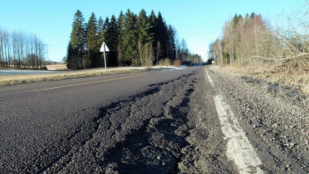 Fra nyttår er det fylkene selv som har ansvar for å utbedre fylkesveiene. Innlandet fylke har begynte å lyse ut vedlikeholdskontrakter.