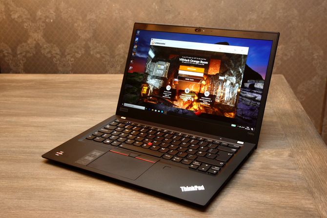 Lenovo Thinkpad T495s.