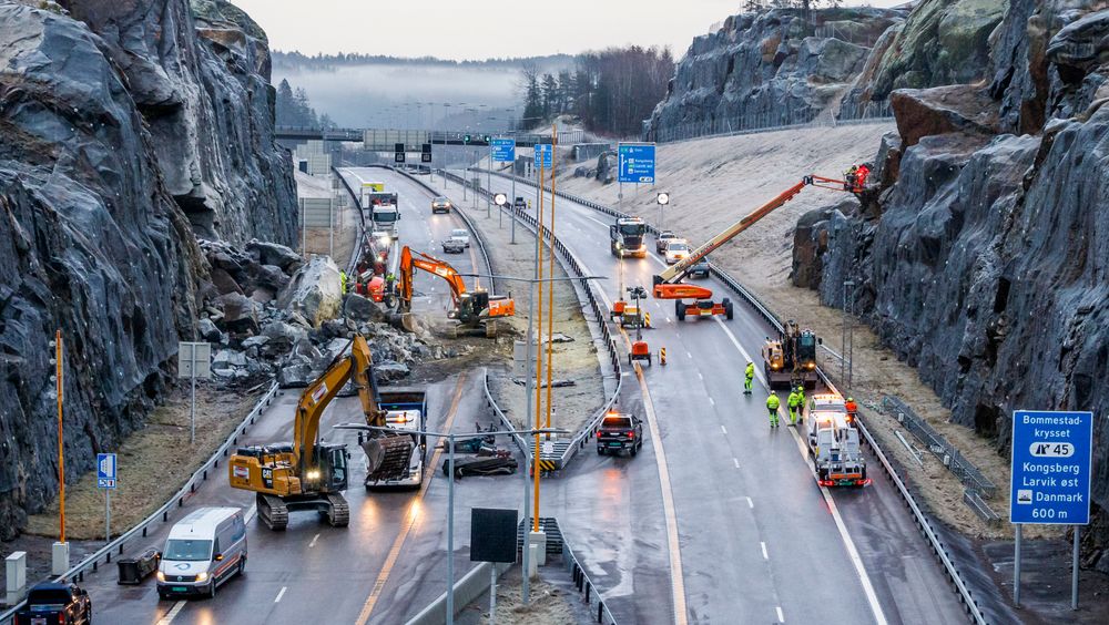 Vegvesenet skal sjekke alle fjellskjæringer langs E18 gjennom Vestfold etter to steinras på kort tid. Det første gikk her ved Bommestad i Larvik 13. desember.