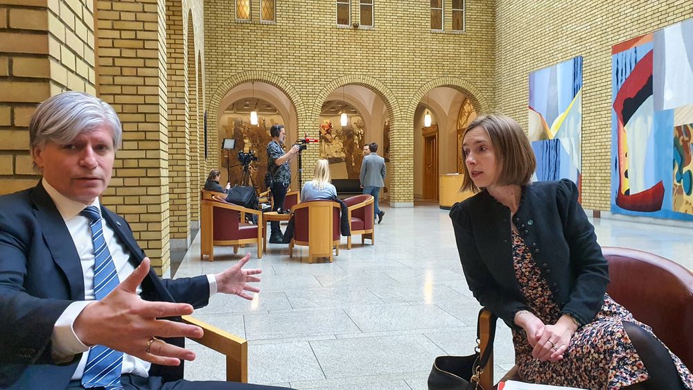 Vil sette fart på avfallsforskningen: Minister for forskning og høyere utdanning, Iselin Nybø, og klima- og miljøminister Ola Elvestuen møtte tu.no i Stortingets vandrehall for å snakke om mer penger til ny teknologi for å redusere mengden farlig avfall som ellers må deponeres
