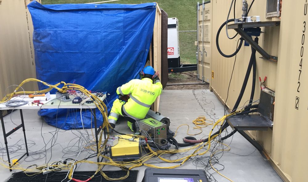 DNV GLs testanlegg i Rochester, USA, ble brukt til å teste batteribranner og slokking.