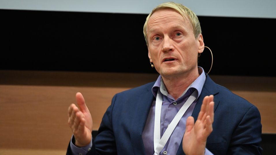 Fagsjef Kenneth Olsen i konkurranseavdelingen i Nasjonal kommunikasjonsmyndighet sier oppdelingen av Telenor i Norge ikke får noen direkte følger for reguleringen av selskapet.