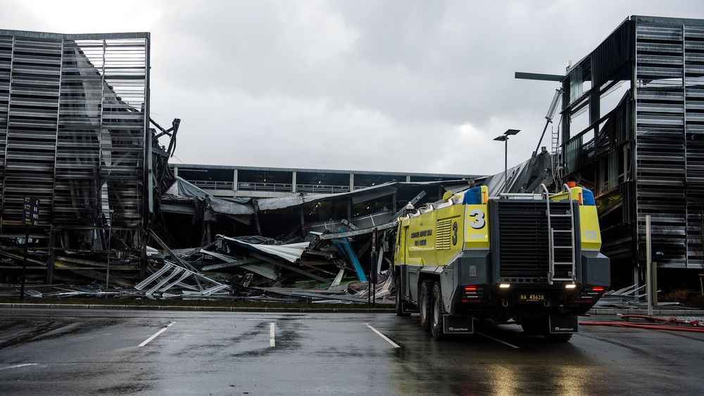 Deler av den nyeste utvidelsen av P-huset raste sammen i Sola P-hus-brannen.
