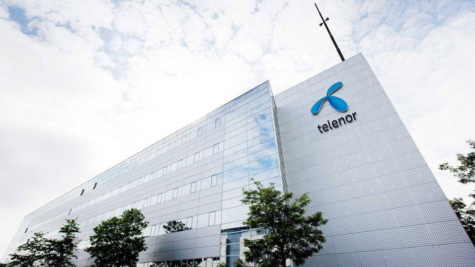 Hovedkontoret til Telenor Danmark sier de ved en feil sendte ut innhold i kunders SMS-er sammen med informasjon politiet ba om, nemlig hvilke basestasjoner mobiler var tilknyttet i et bestemt tidsrom. 