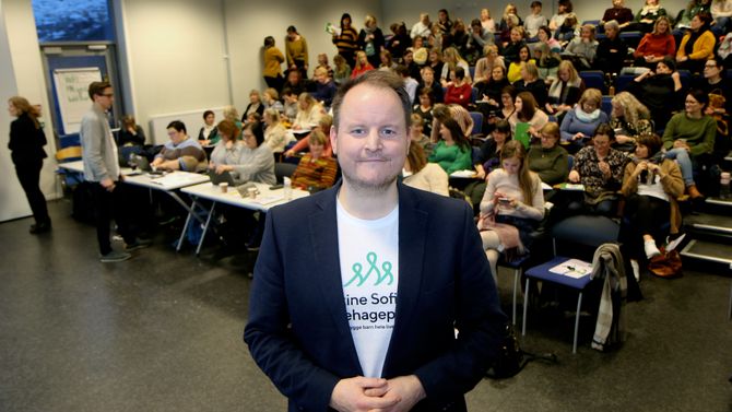 Erik S. Olsavik er prosjektleder for Barnehagepakka, kursopplegget de barnehageansatte skal gjennom.