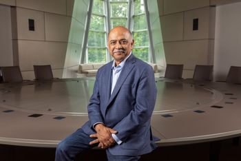 Indisk-amerikanske Arvind Krishna (57) er utpekt til IBMs 10. toppsjef.