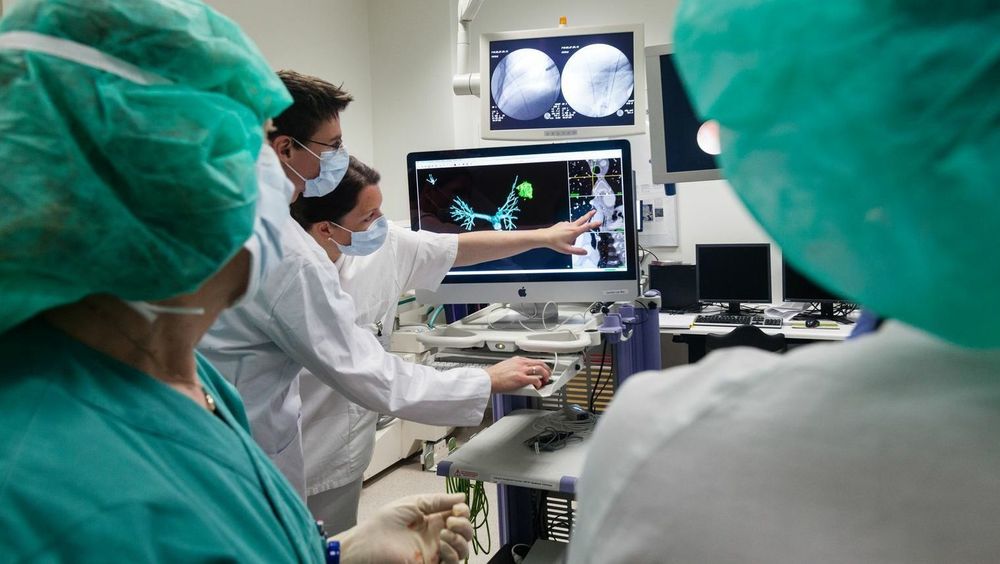 Ultralyd brukes i mange nyttige sammenhenger. Her i forbindelse med et nytt instrument for bronkoskopi, utviklet av leger ved St. Olavs Hospital og forskere ved SINTEF.