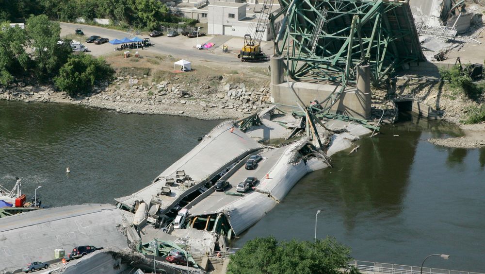 Denne brua på Interstate 35W over Mississippi-elva kollapset i august 2007. Etter det har USA vært rammet av hele 17 større bru-ulykker.