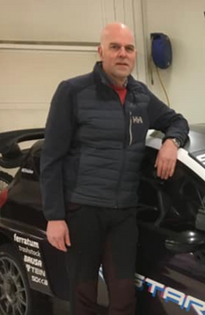 - Den er fælt rask, sier Nils Reimers i Holten Motorsport om den nye elektriske rallycrossbilen.