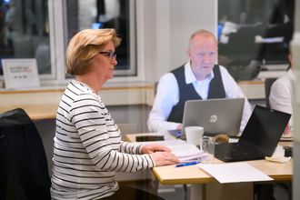 Styreleiar Hanna Relling Berg og generalsekretær Arne Jensen i Norsk Redaktørforening.