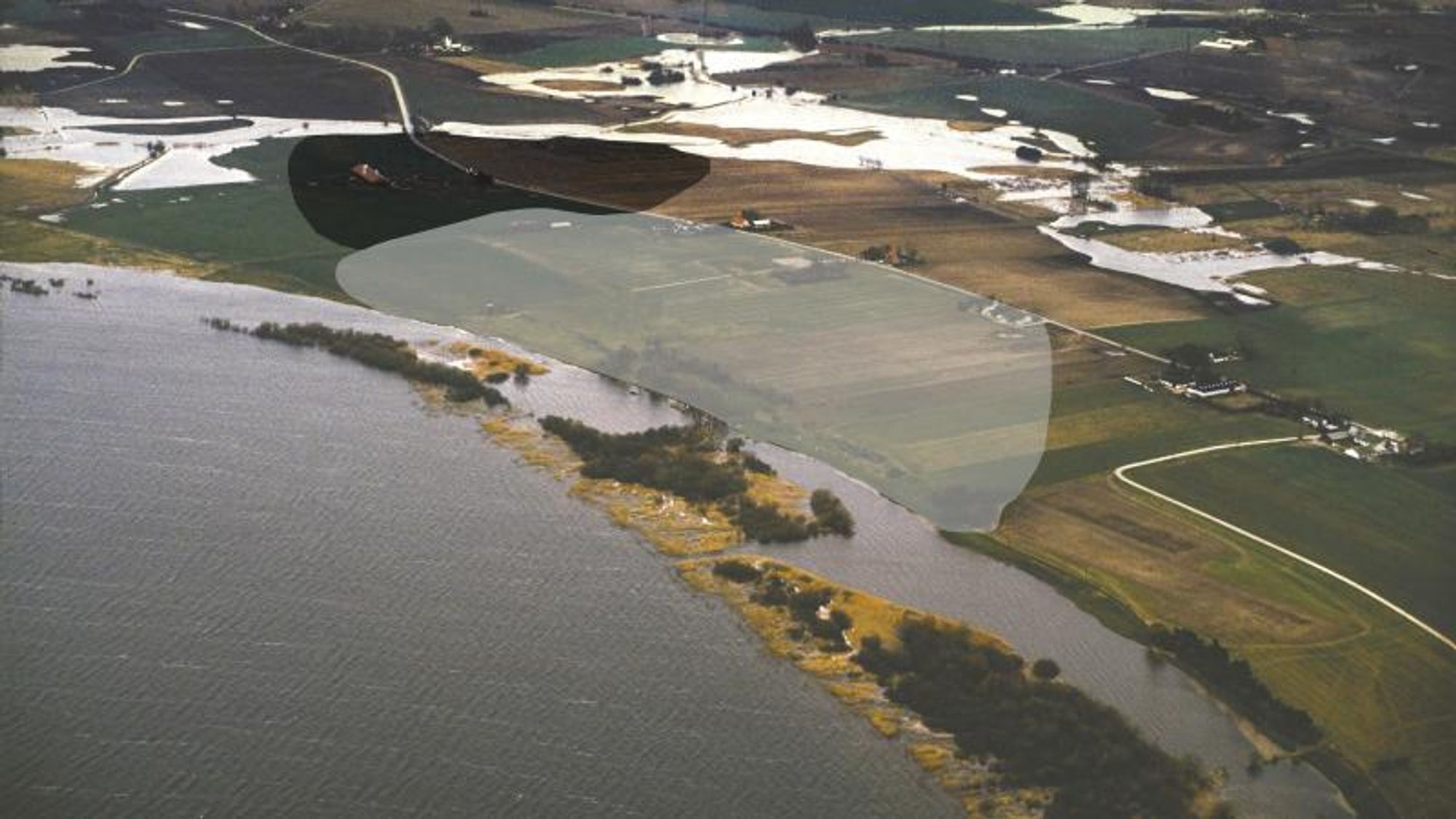 Ved Tissø i Vest-Sjælland lå det i yngre jernalder og vikingtid (ca. år 550–1050) en stormannsgård hvor det ble avholdt markeder og religiøse seremonier. De lavtliggende myr- og havområdene i nærheten er ikke nærmere undersøkt fordi de er vanskelig tilgjengelige. Det kan et nytt forskningsprosjekt nå endre på.