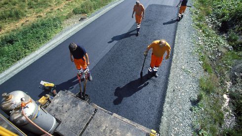 YIT og Veidekke kan kapre fire av fem asfalt-kontrakter i Nord-Norge