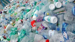 For første gang i Norge skal det produseres gjenbruksflasker av brukte plastflasker