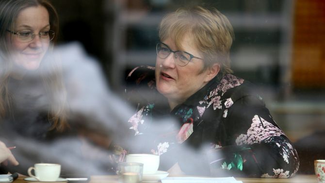 Kunnskaps- og integreringsminister Trine Skei Grande og statssekretær Anja Johansen.