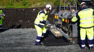 Skanska skal legge asfalt i opptil fire år for Halden kommune