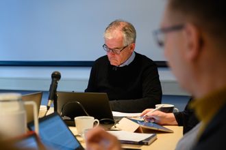 PFU-leder Alf Bjarne Johnsen under PFU-møtet 26. februar.