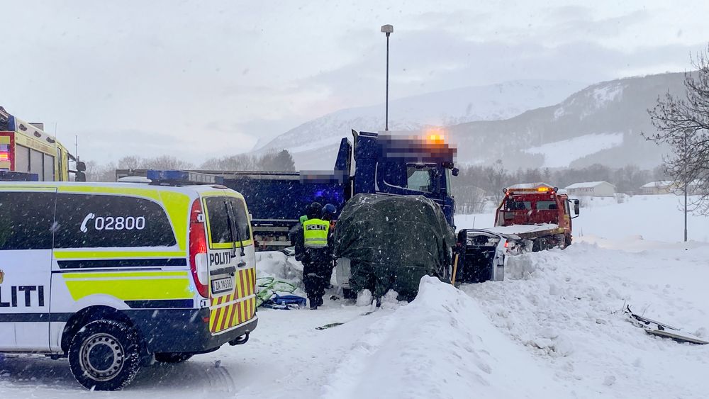 En mann mistet livet i en kollisjon mellom en lastebil og en personbil på fylkesvei 82 ved Kleiva på Sortland i begynnelsen av februar. Trafikkåret 2020 har fått en trist start.