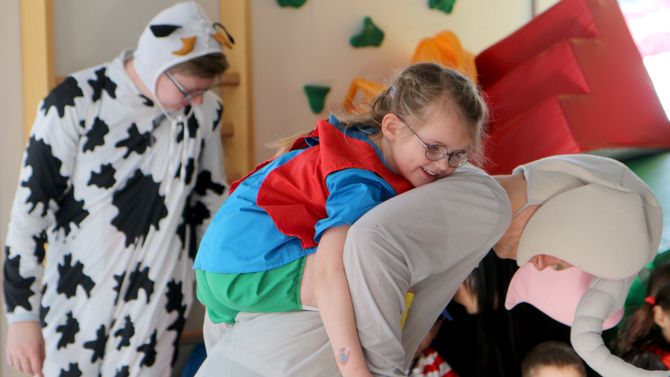 Det Anna ikke sier med ord, skjønner du på kroppsspråket. Det er veldig tydelig, forteller mamma Torild Sletta-Heimdal.