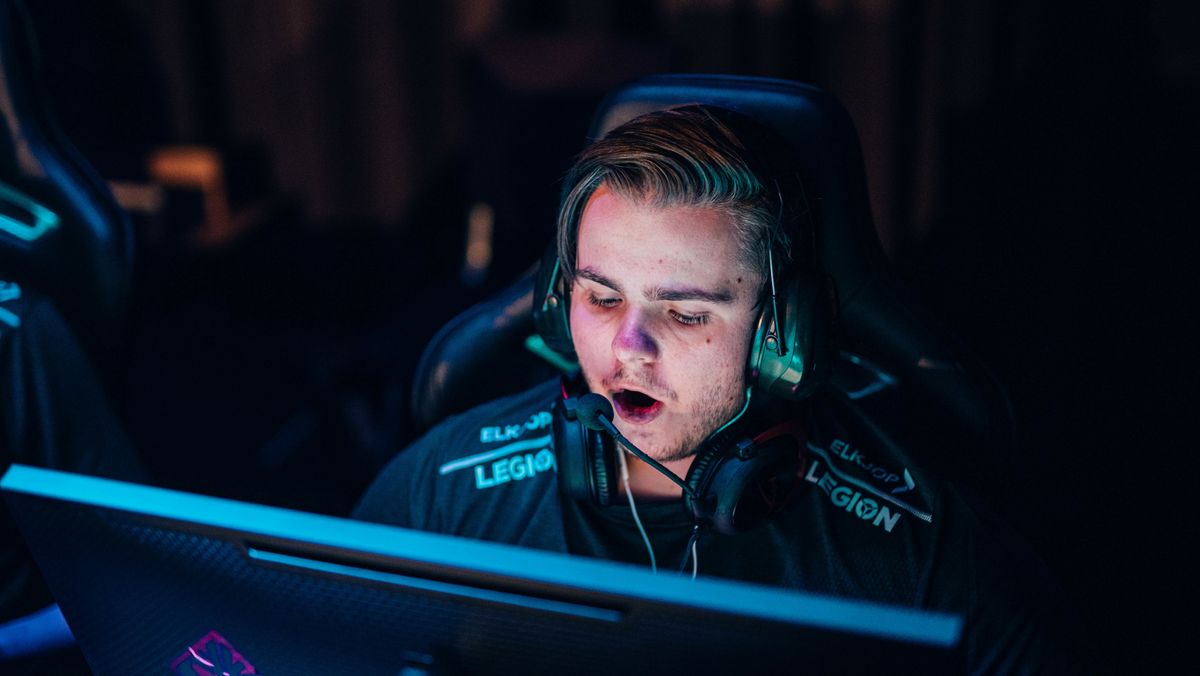 E SPORT: Dignitas og «Hallzerk» ett steg nærmere ESL Rio E SPORT: Norges Counter Strike håp kvalifiserte seg til ESL