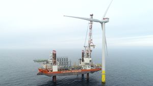 /2540/2540878/Hornsea%20One%20is%20now%20half%20way%20through%20turbine%20installation%2C%20with%2087%20of%20the%20174%20turbines%20fully%20commissioned%20-%20please%20credit%20Orsted.300x169.jpg