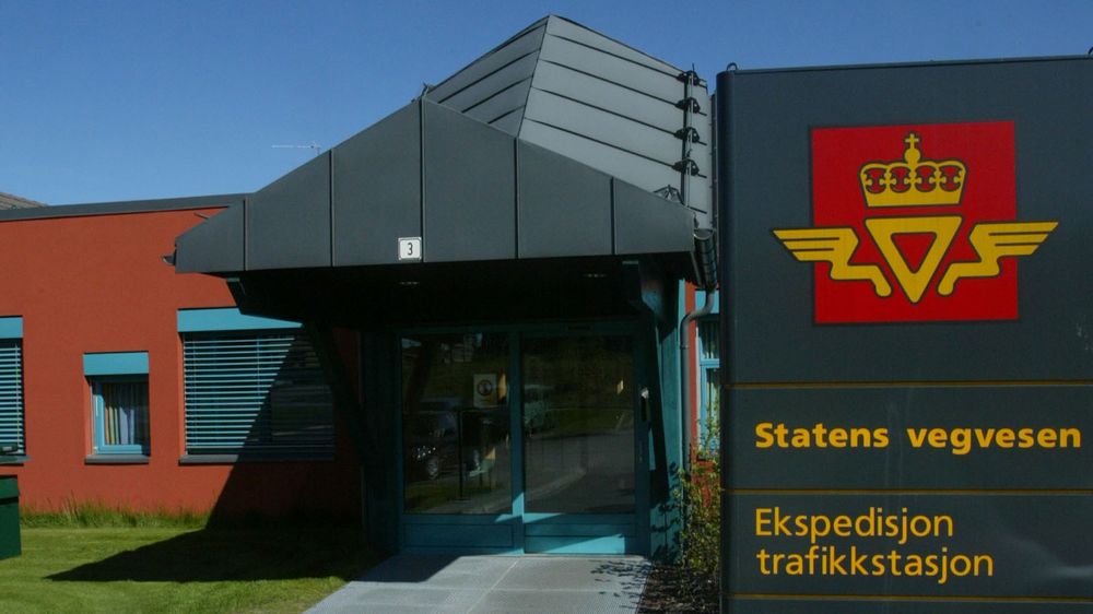 Statens vegvesen stenger alle sine trafikkstasjoner fredag.