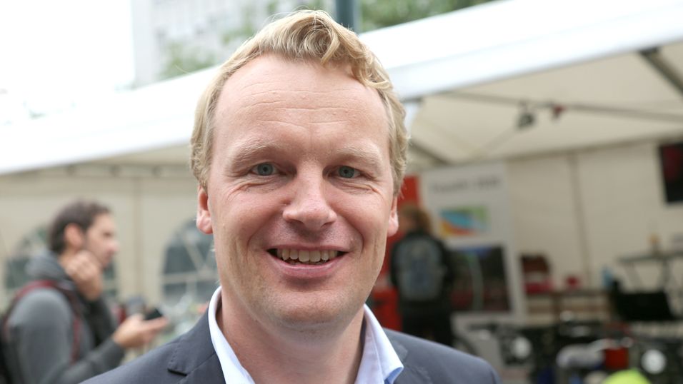 Direktør for bedriftssatsingen i Telia, Jon Christian Hillestad vil hjelpe norske bedrifter til å søke om støtte til å utvikle løsninger som kan bidra til å bekjempe covid-19.