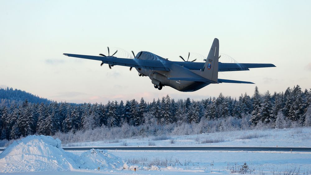 Et C-130J fra 335 skvadron tar av fra Rena i 2016.