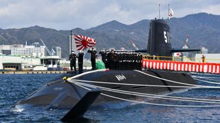 Japan dykker med litium-ionbatterier – Norge er usikre på om teknologien er moden nok for ubåt