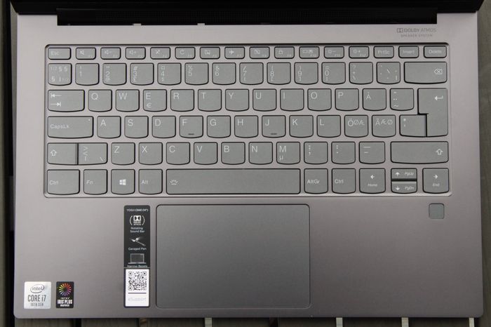 Tastaturet og pekeplaten er av topp kvalitet.