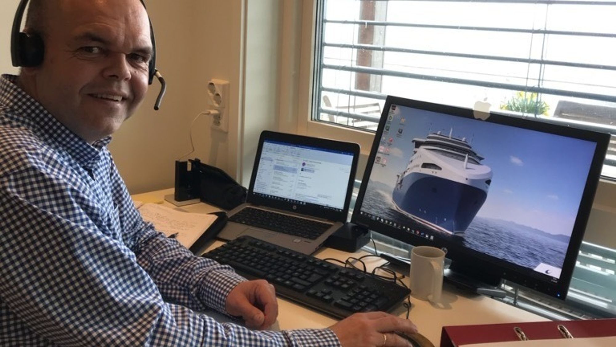 Ove Wilhelmsen i Wärtsilä designer en krilltråler for et kinesisk rederi.
