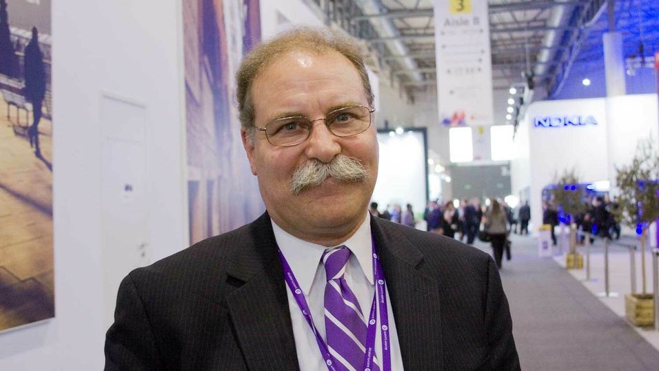 Direktør for IP og forskning på optiske nettverk i Nokia Bell Labs, Theodore Seizer sier tørsten etter informasjon har økt 60 prosent hvert år i 30 år, og at den neppe vil stilles i nær framtid.  