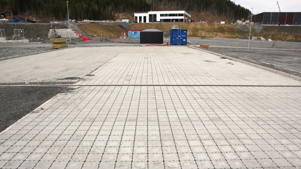 På Sveberg utenfor Trondheim er det etablert seks ulike testfelt for permeable dekker.