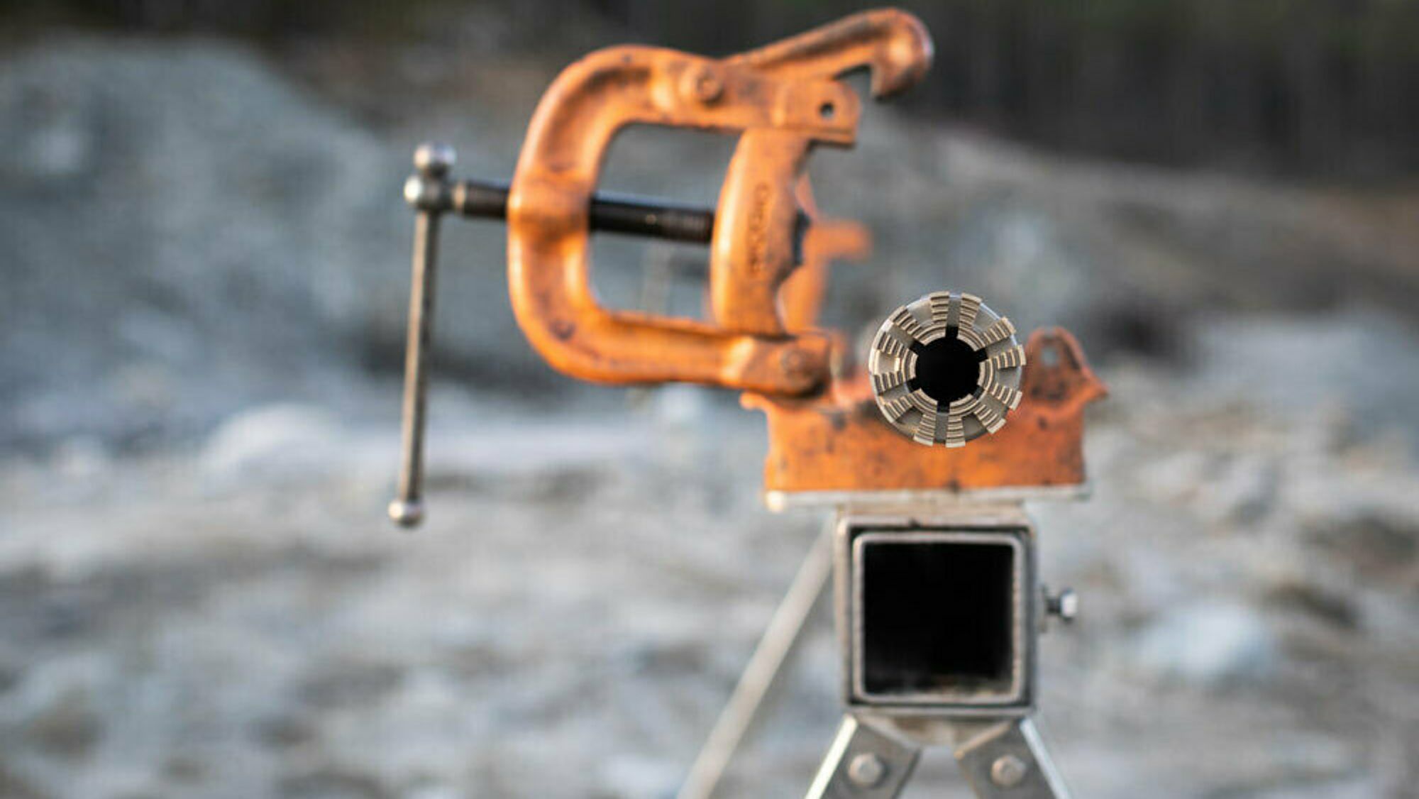 Devico mente oppstartsbedriften Aziwell kopierte deres teknologi for å lete etter sjeldne mineraler.