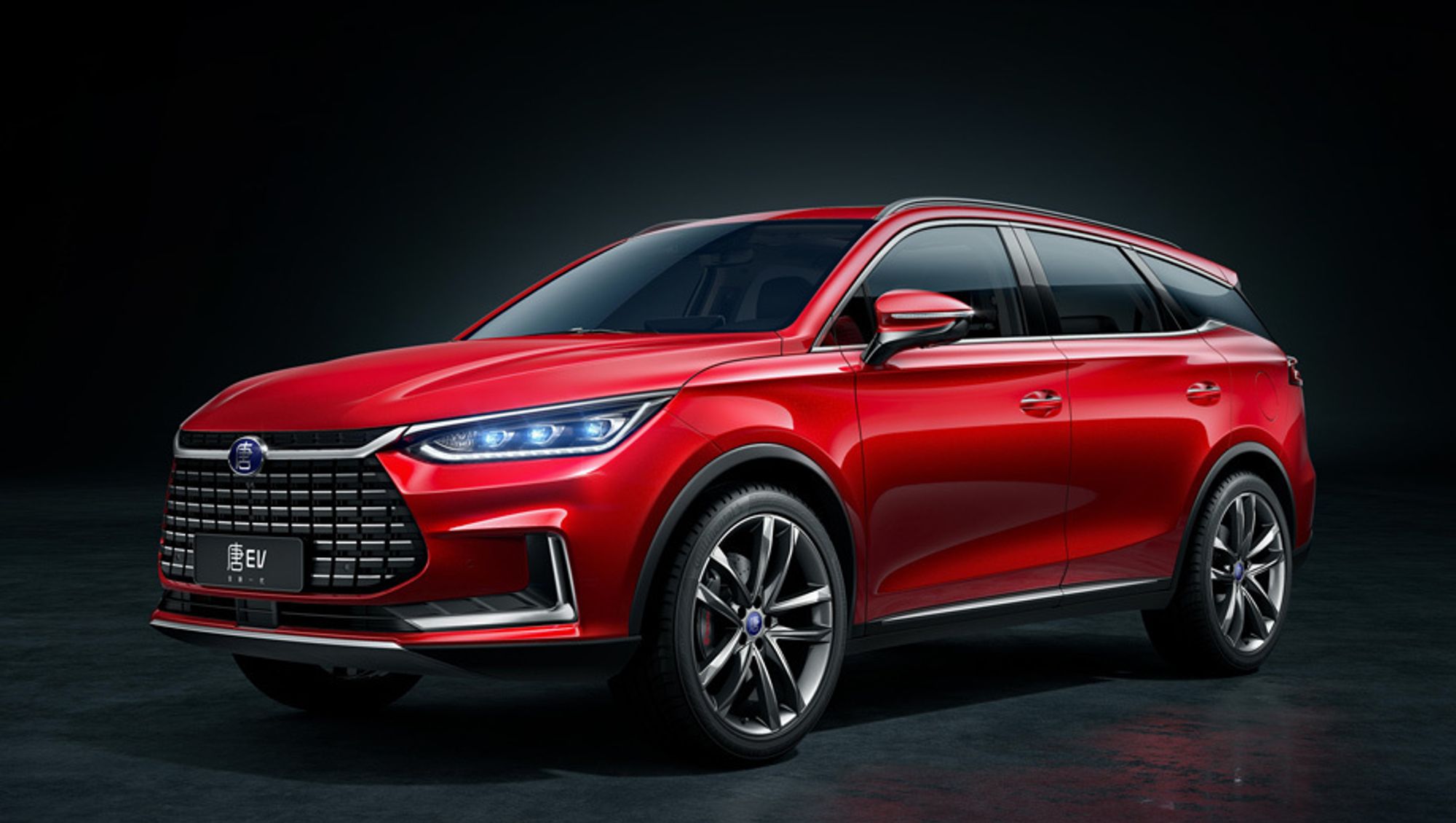 BYD sjefen: – Vi velger Norge fordi nordmenn er opptatt av Kinesisk el SUV kommer til Norge – BYD Tang er stor, og ikke