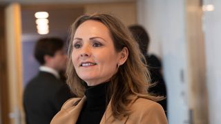 Distrikt- og digitaliseringsminister Linda Hofstad Helleland (H) vil bruke 90 millioner kroner på å styrke mobilnettet i ti Finnmarks-kommuner.