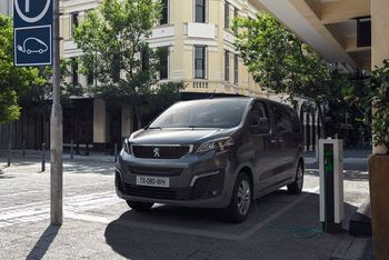 Peugeot e-Traveller.