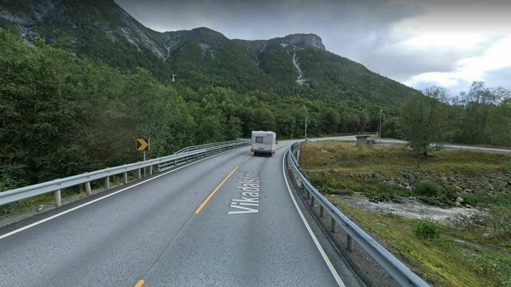 Fylkesvei 53 over Årøyni.