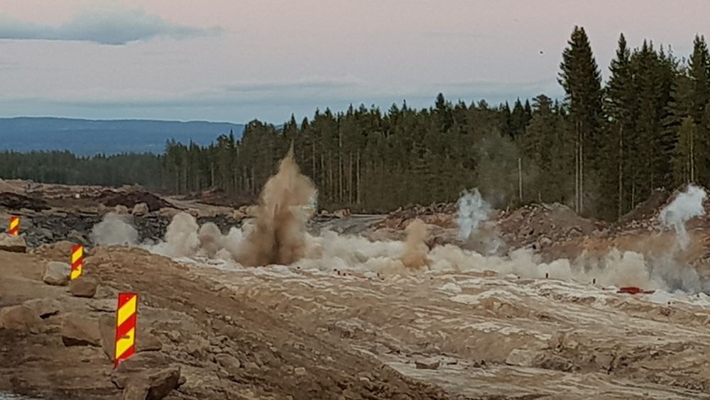 Tallet på sprengningsulykker ved Vegvesenets veianlegg synker kraftig. Statens vegvesen tror HMS-tiltak er en viktig årsak til reduksjonen.