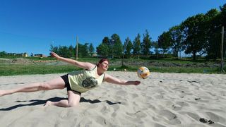 May Linda Martinsen i Webstep har spilt volleyball i mer enn 25 år.