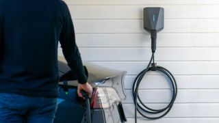 Tibber tilbyr smartlading av elbil, og har nå brukt dette som er ressurs i kraftmarkedet i et pilotprosjekt.