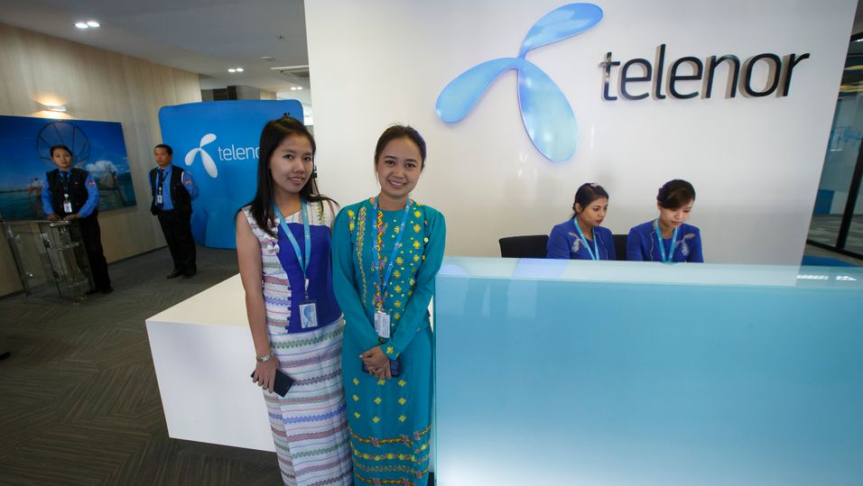 Telenor vil selge seg ut av det myanmarske selskapet Wave Money, men Telenor Myanmar vil fortsette et tett samarbeid med selskapet. Avbildet er resepsjonen hos Telenor Myanmars hovedkontor i Yangon.
