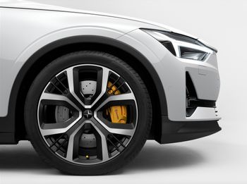 Polestar 2 kan leveres med større bremser og justerbare dempere.