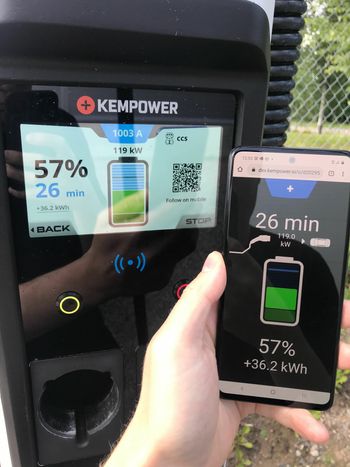 Kempower lar deg ta med deg ladeskjermen på mobilen din.