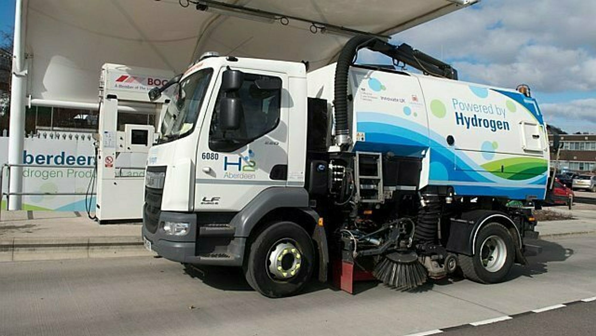 Aberdeen kommune var stolte av å kunne ta i bruk verdens første hydrogendrevne feiebil. Kommunen ser på hydrogen som en fremtidig inntektskilde i det som tradisjonelt har vært en oljeby.