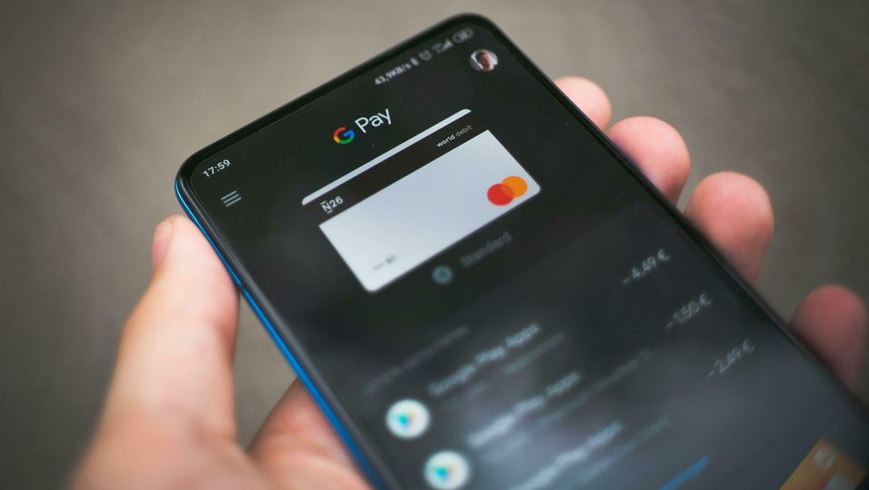 Juniper Research mener mobiloperatører har penger tjene på å tilby forbrukere betalingsløsninger over mobilabonnementet.