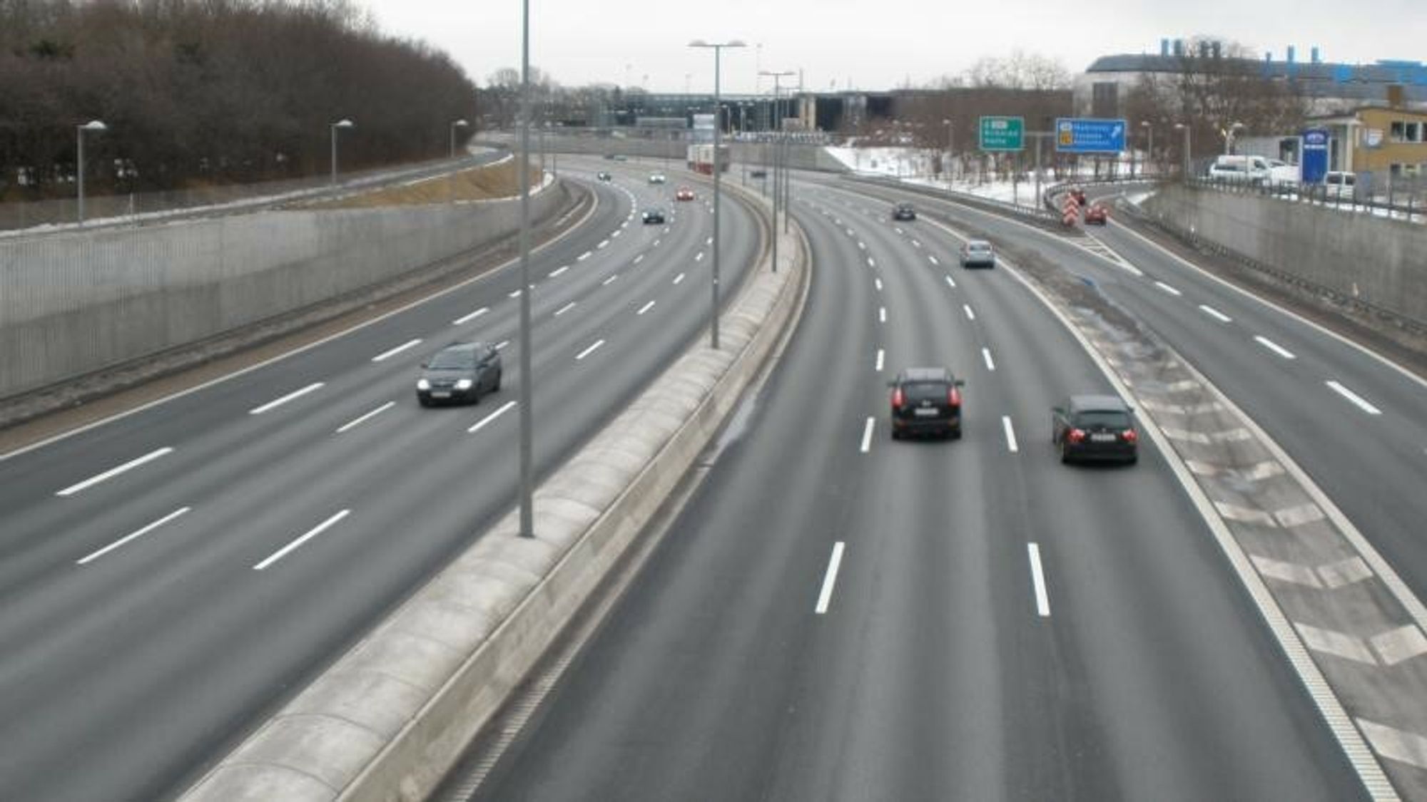 Mandag ble deler av en dekkplate fra denne type autovern kastet ut i motsatt kjørefelt da en lastebil traff autovernet på Motorring 3 i Danmark. Det kostet en 33 år gammel kvinne livet.
