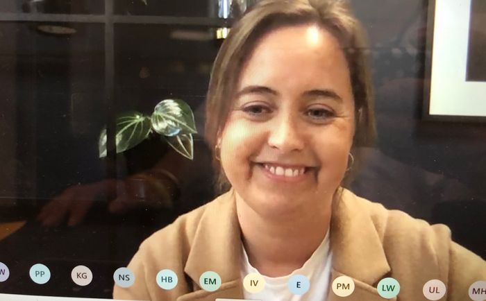Skjermbilde av Kristin i et allmøte på Teams.