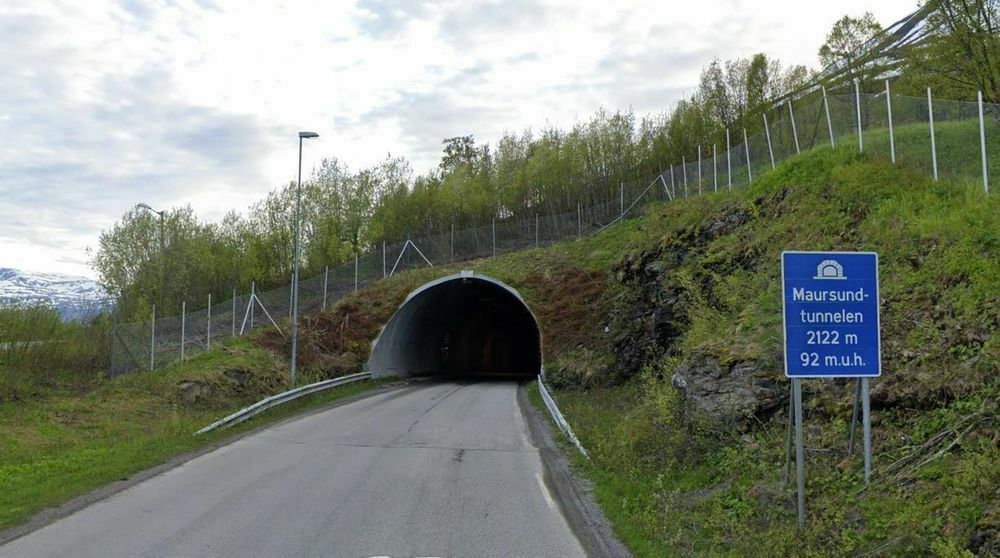 Maursundtunnelen skal sammen med Kågentunnelen oppgraderes for godt over 200 millioner kroner fram til høsten 2022. Det betyr mye for fiskeindustrien på Skjervøy og Arnøy i Troms.
