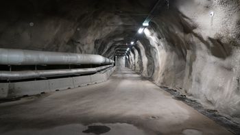 Under bakken i Arkivverkets anlegg på Sognsvann i Oslo kommer arkivene som fortsatt leveres på papir.