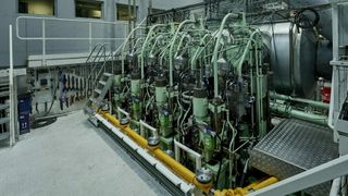 Utvikler komplett drivstoffsystem og to-taktsmotor for ammoniakk